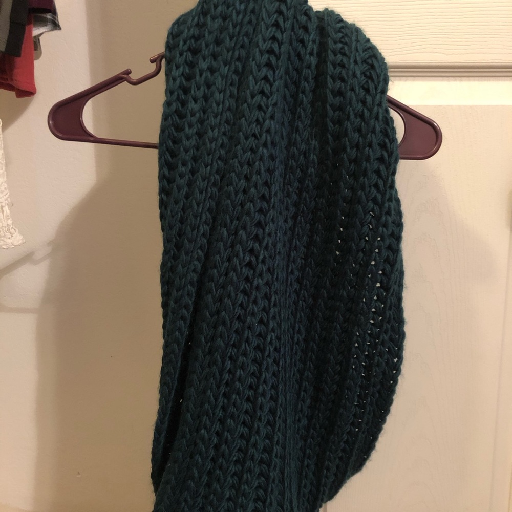 Infinity scarf